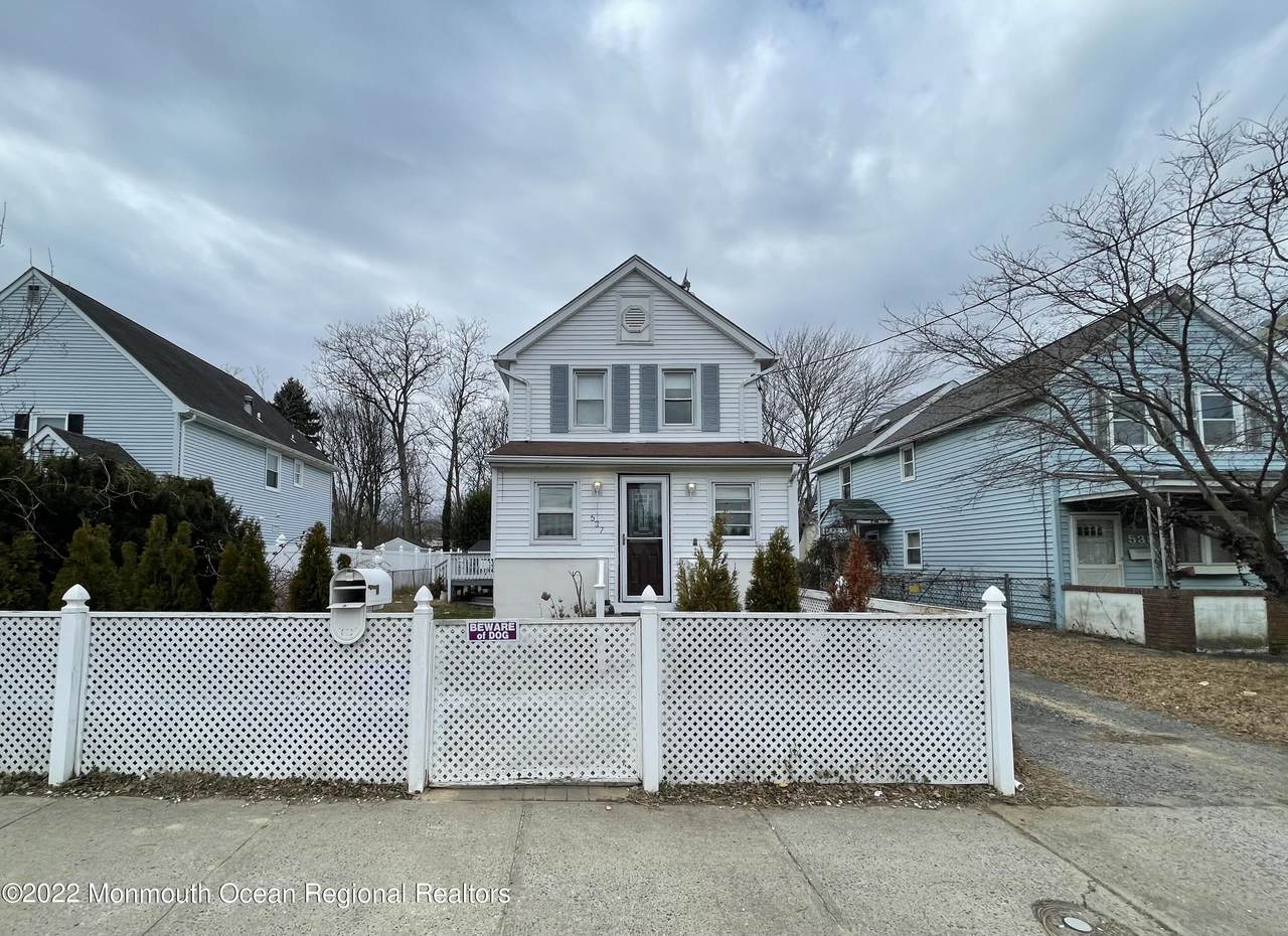 537 Winter Street - Photo 1