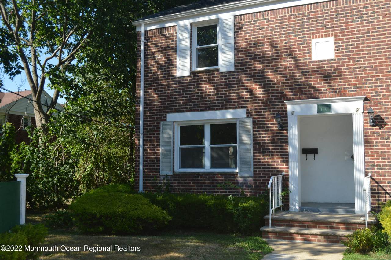 325 Bath Avenue - Photo 1