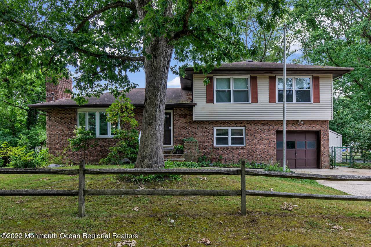 927 Raleigh Drive - Photo 1