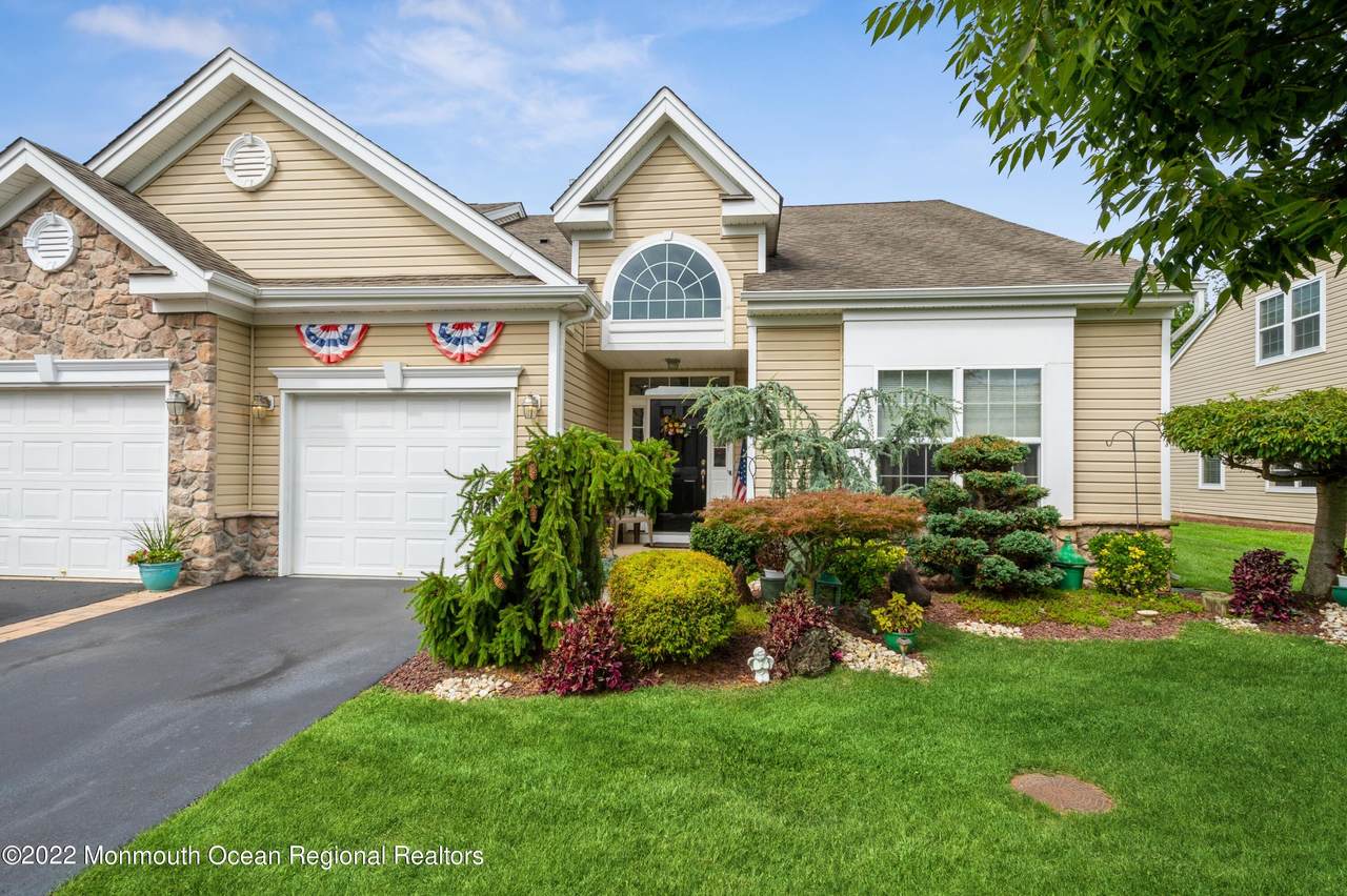 11 Timber Hill Drive - Photo 1