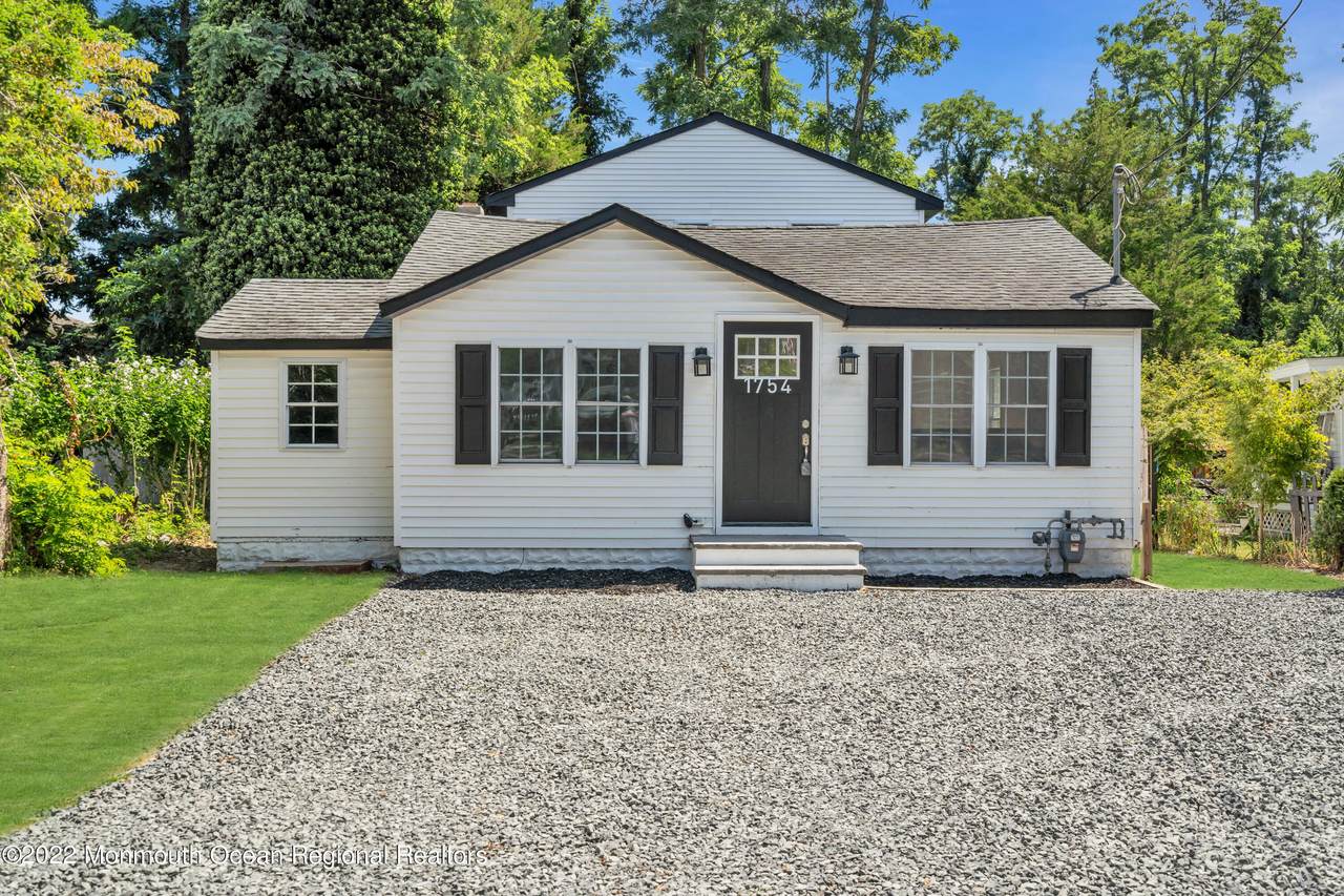 1754 Lakeside Drive - Photo 1