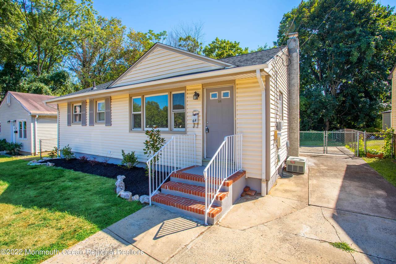 64 Bond Street - Photo 1