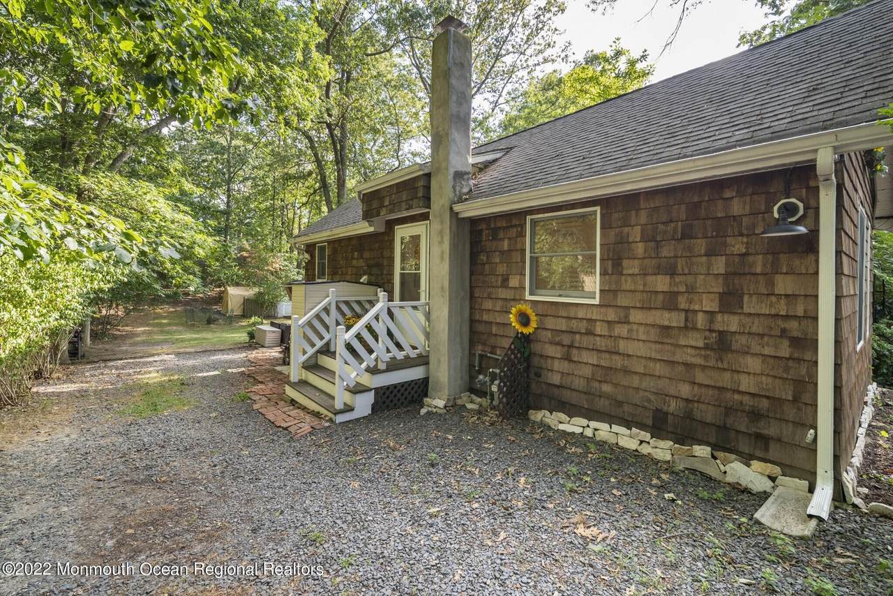 1531 Lakewood Road - Photo 1