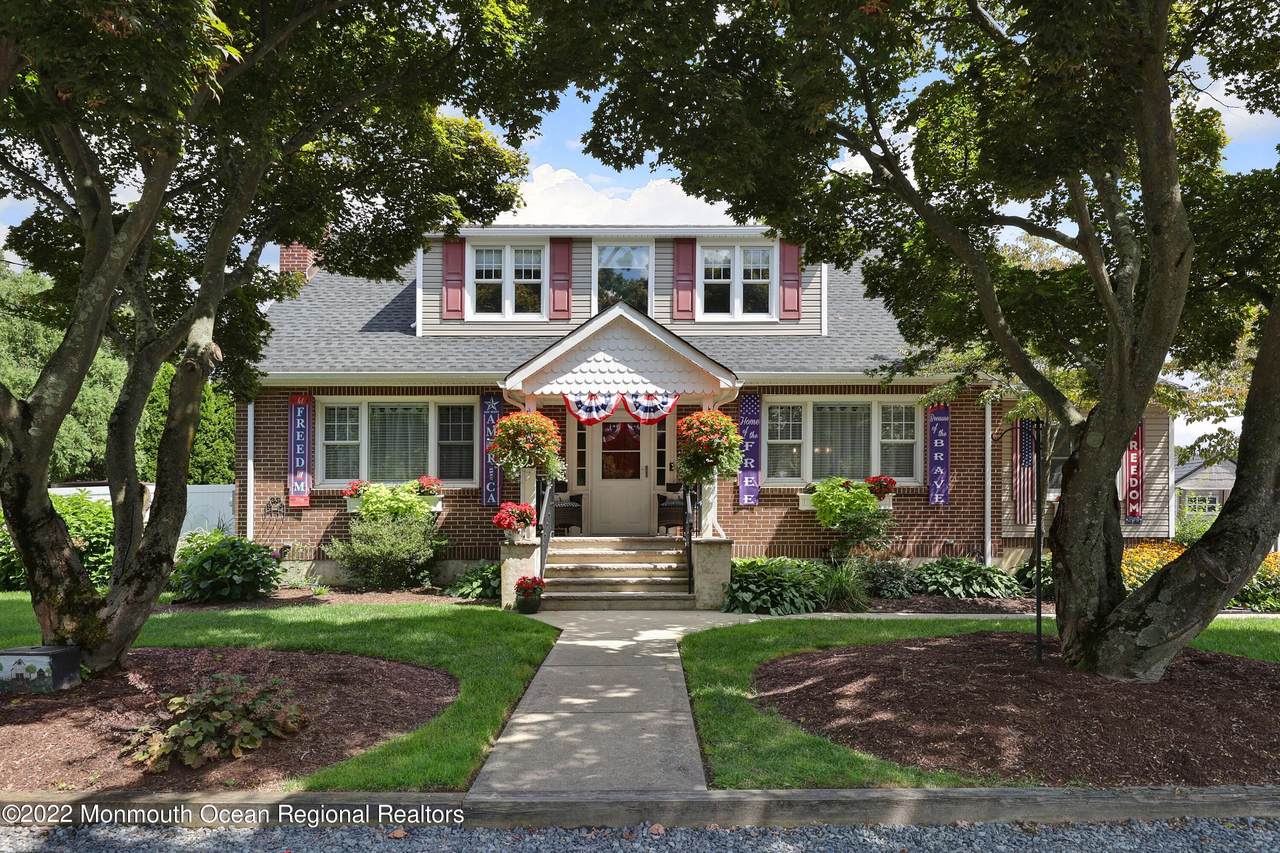 1597 Bay Avenue - Photo 1