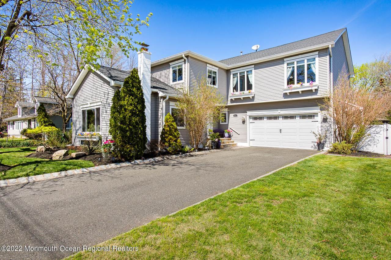 912 Wayside Road - Photo 1