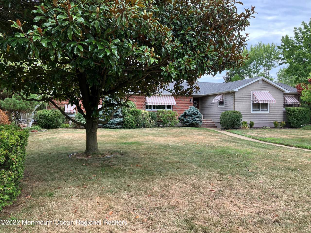 4 Lawrence Avenue - Photo 1