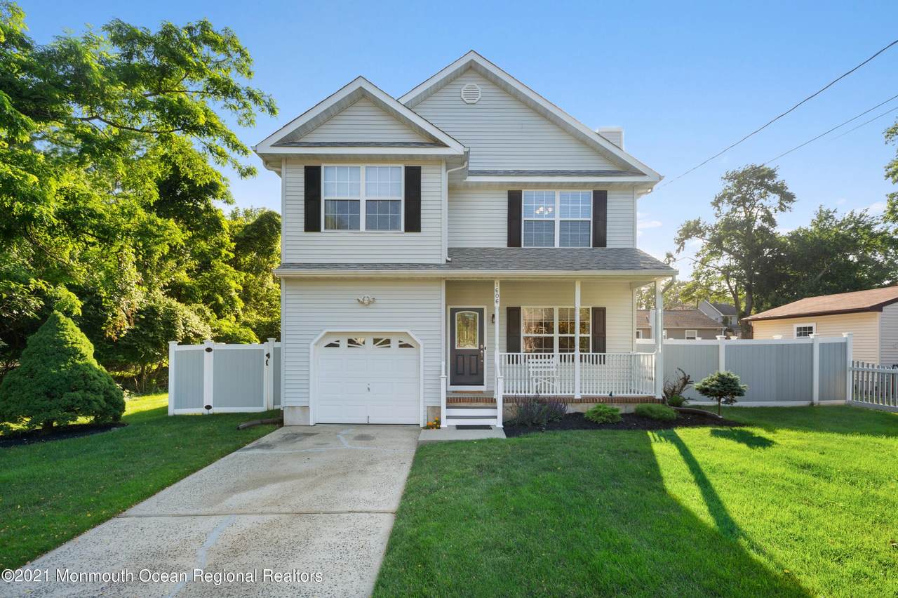 1606 Westfield Street - Photo 1