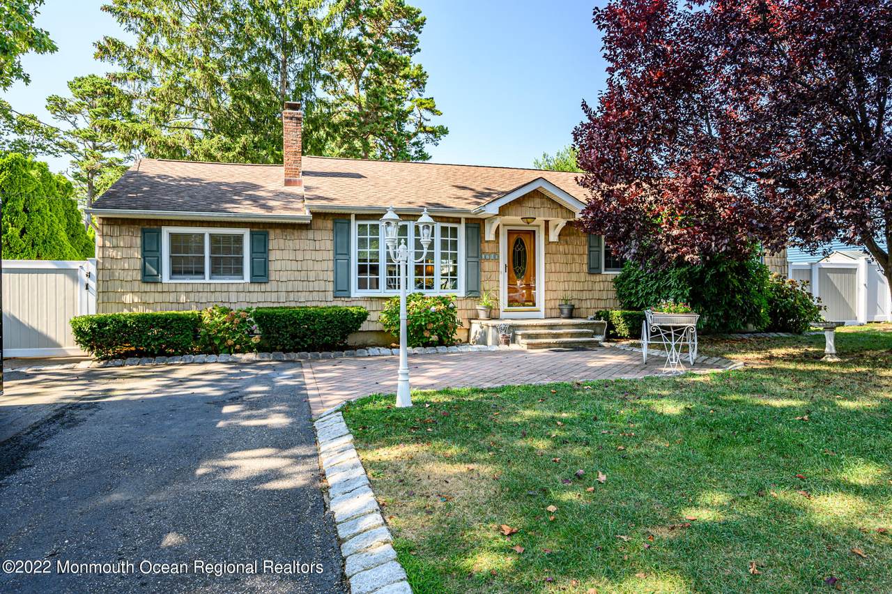 1624 Holly Boulevard - Photo 1