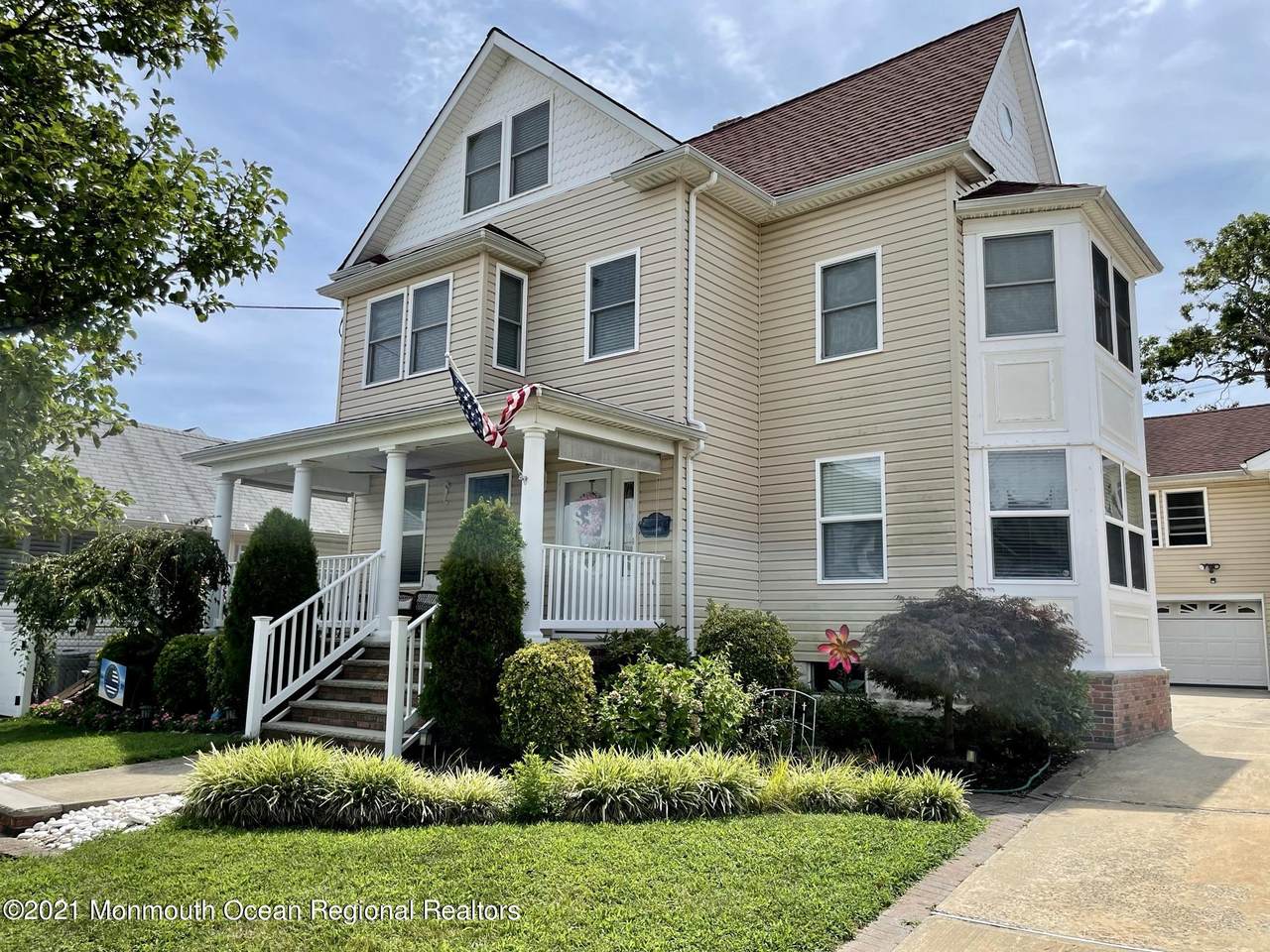 407 Ocean Park Avenue - Photo 1