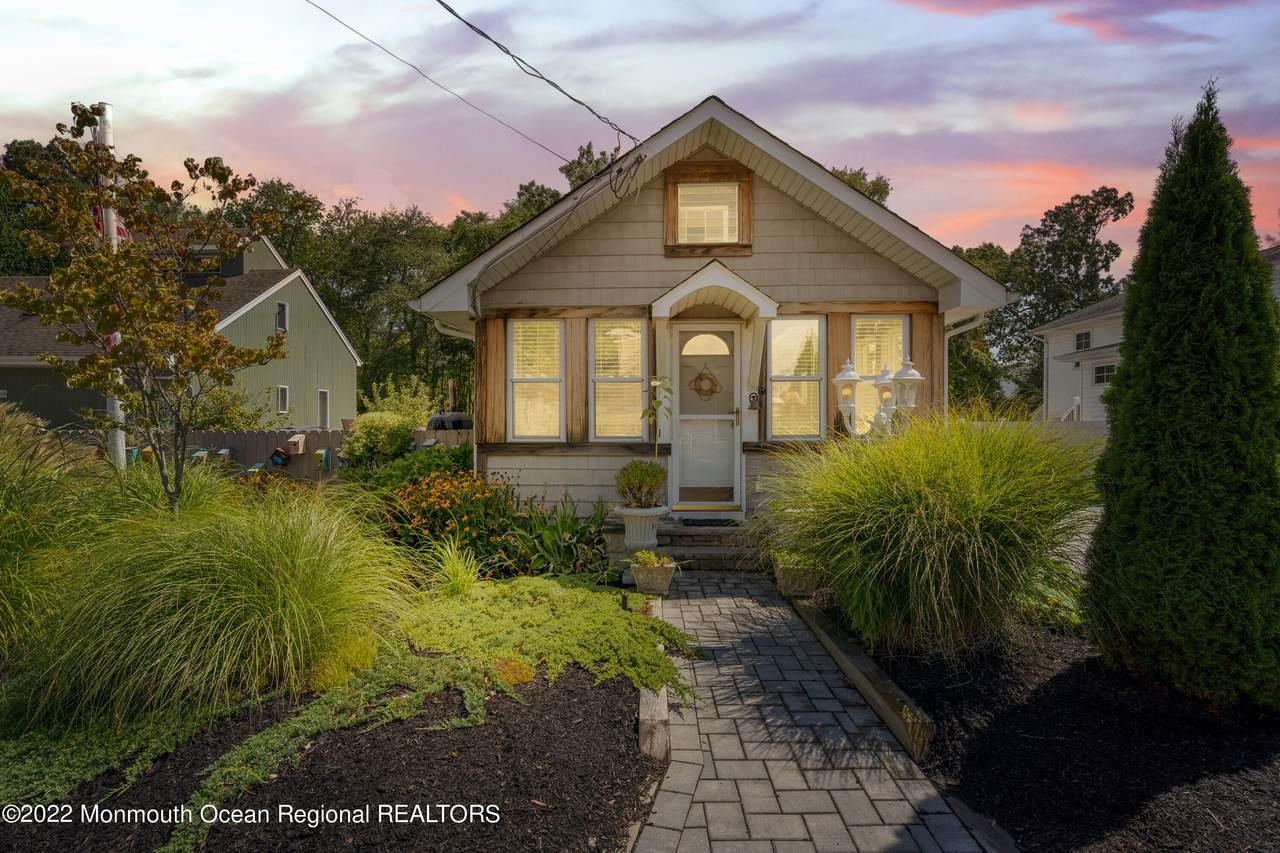 511 Narragansette Avenue - Photo 1