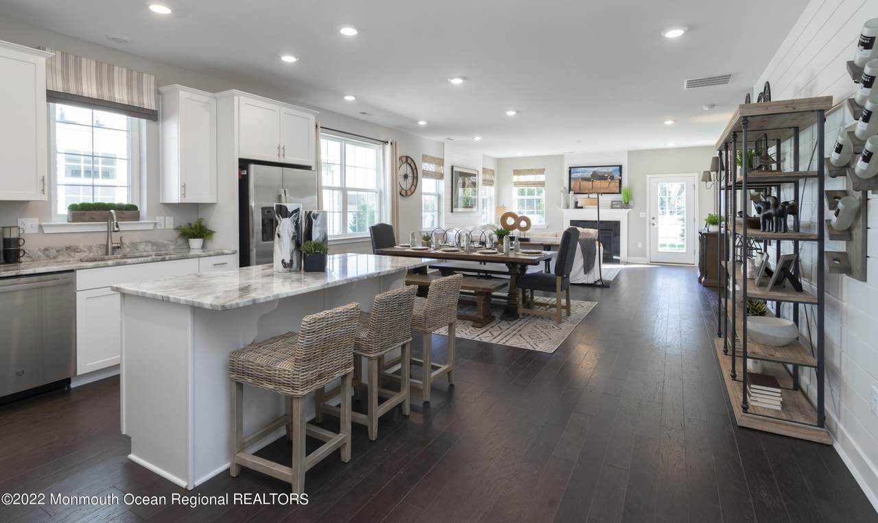21 Keenland Road - Photo 1