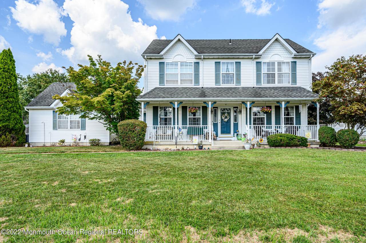 17 Wendy Court - Photo 1