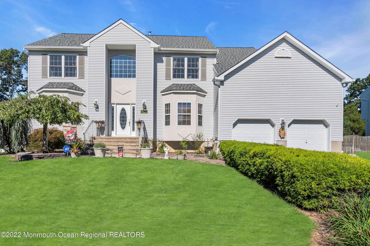 325 Meadowood Road - Photo 1
