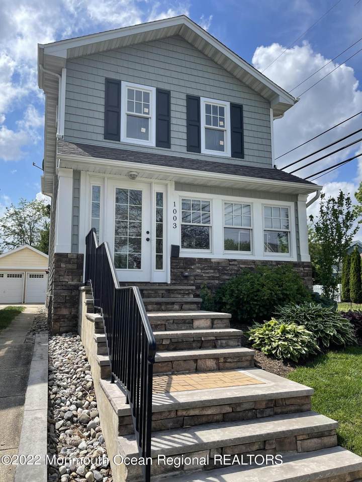 1003 C Street - Photo 1