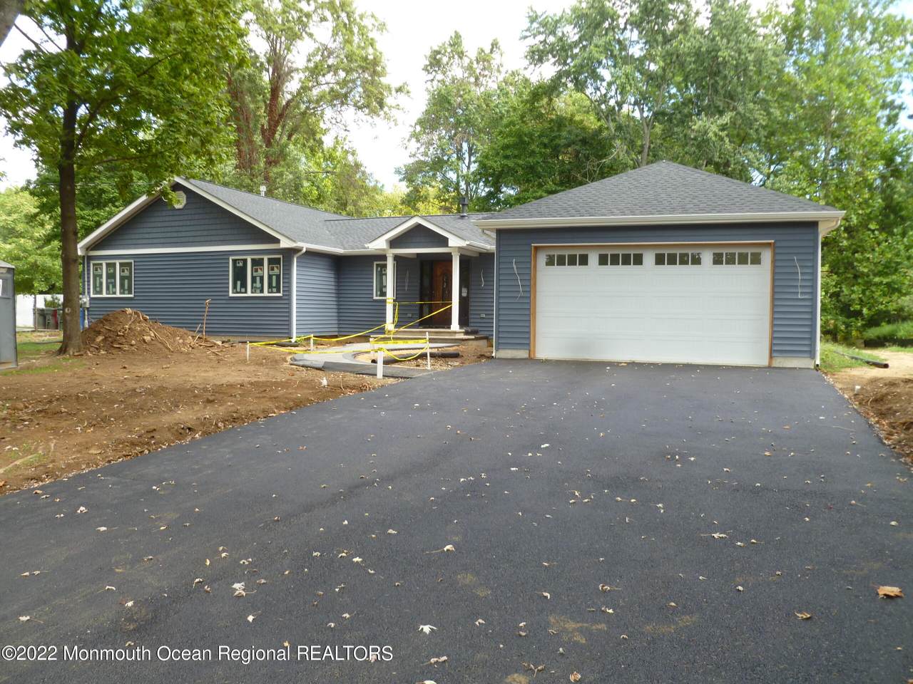 90 Cloverdale Circle - Photo 1