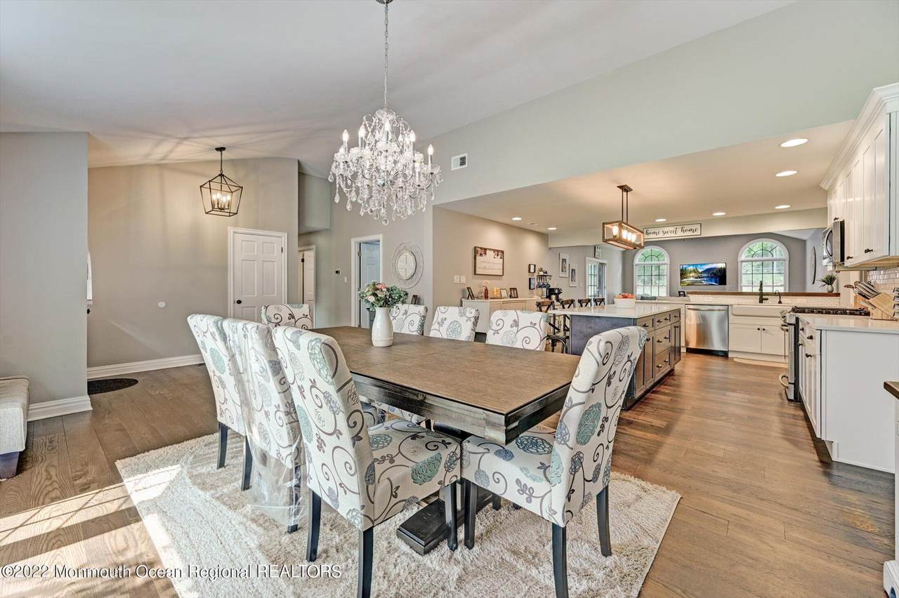 2 Manor Court - Photo 1