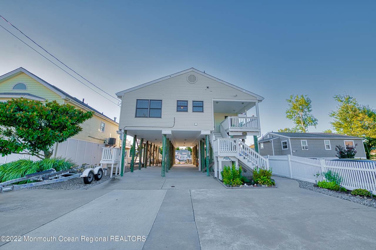 98 Dolphin Road - Photo 1