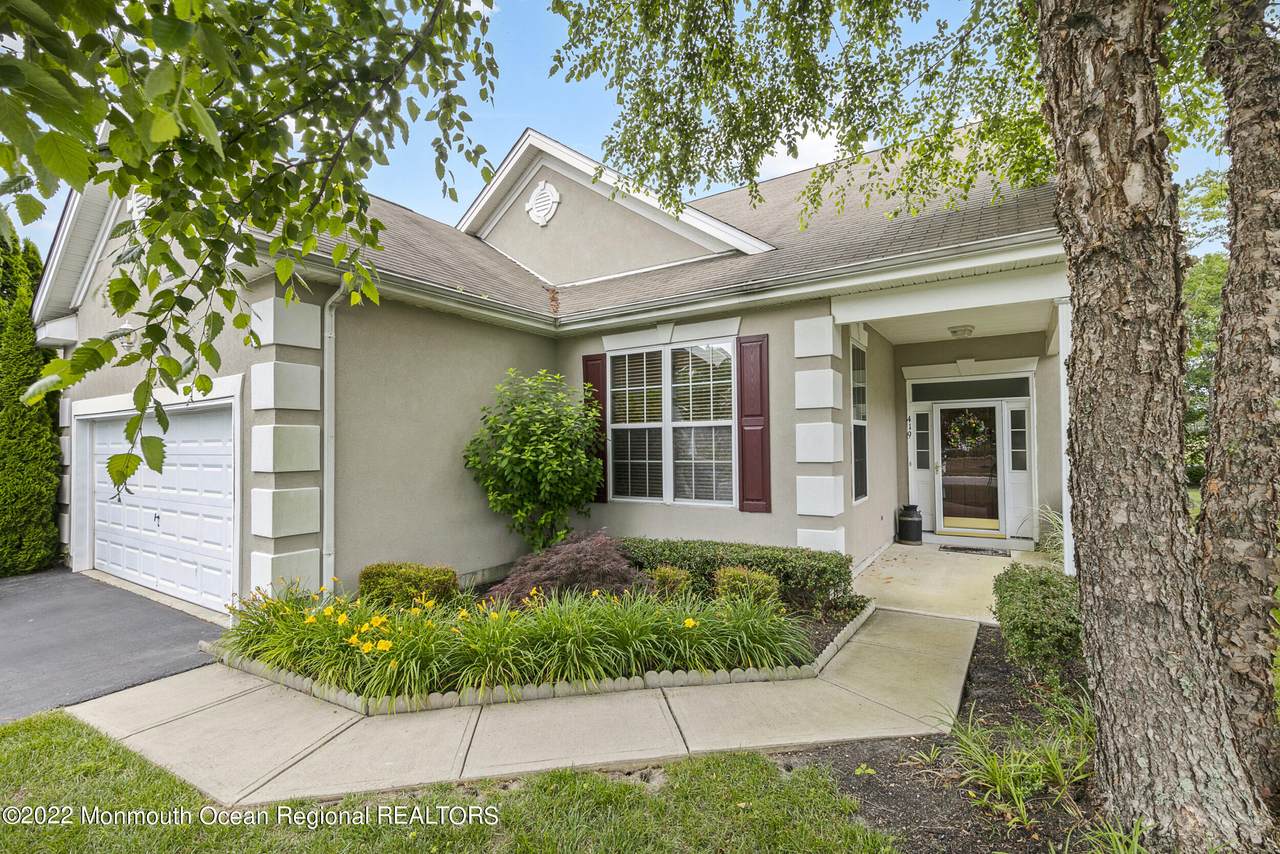 419 Golf View Drive - Photo 1