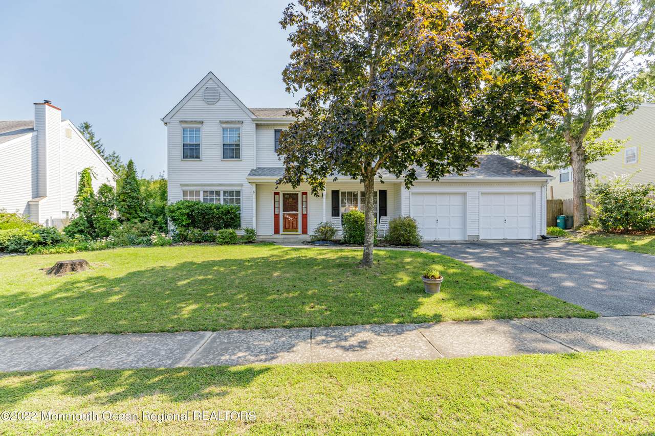 97 Ravenwood Boulevard - Photo 1