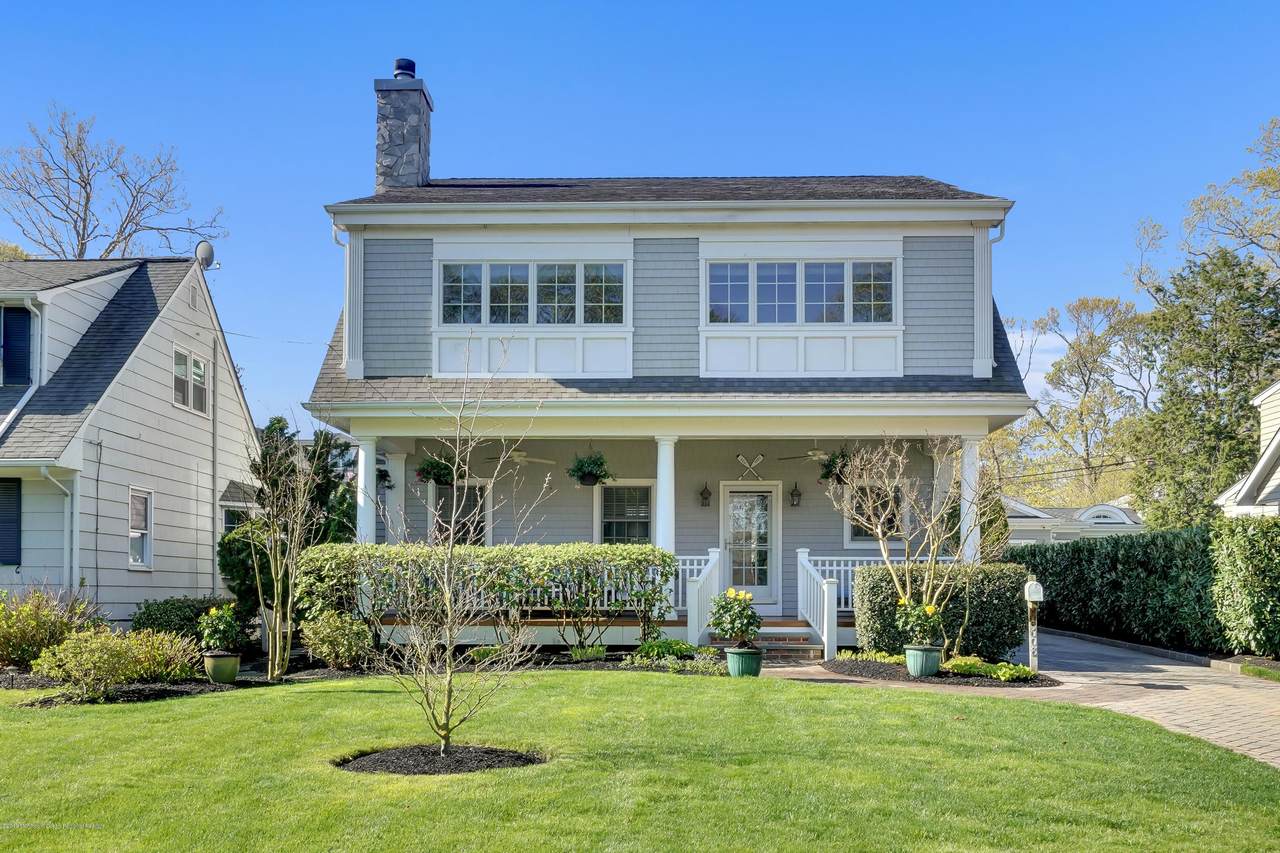 608 Beacon Boulevard - Photo 1