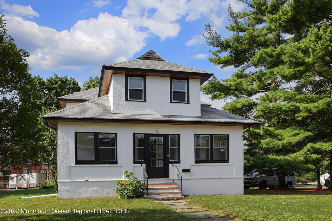 15 Memorial Parkway - Photo 1