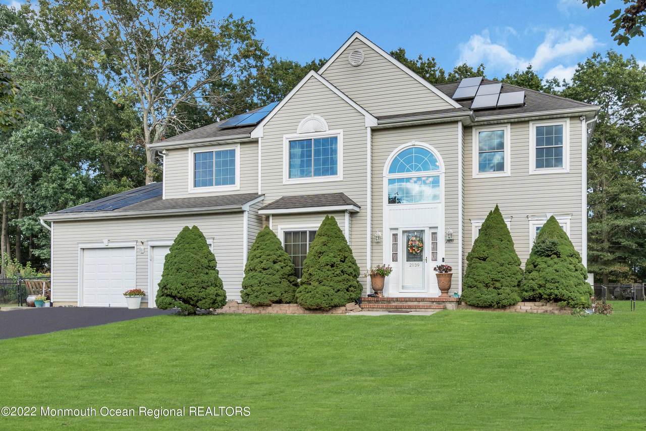 2039 Mackenzie Road - Photo 1