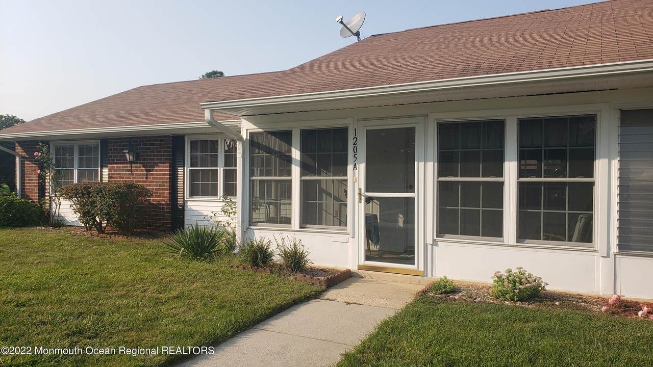 1205A Shetland Drive - Photo 1