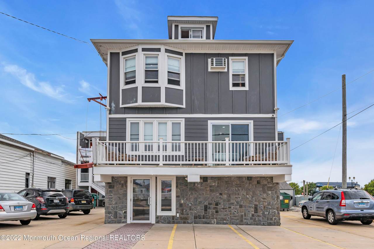61 Sumner Avenue - Photo 1