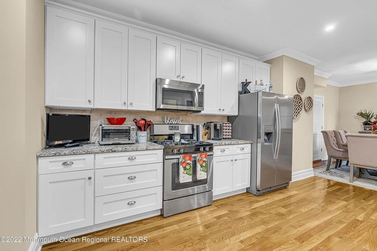 564 Sairs Avenue - Photo 1