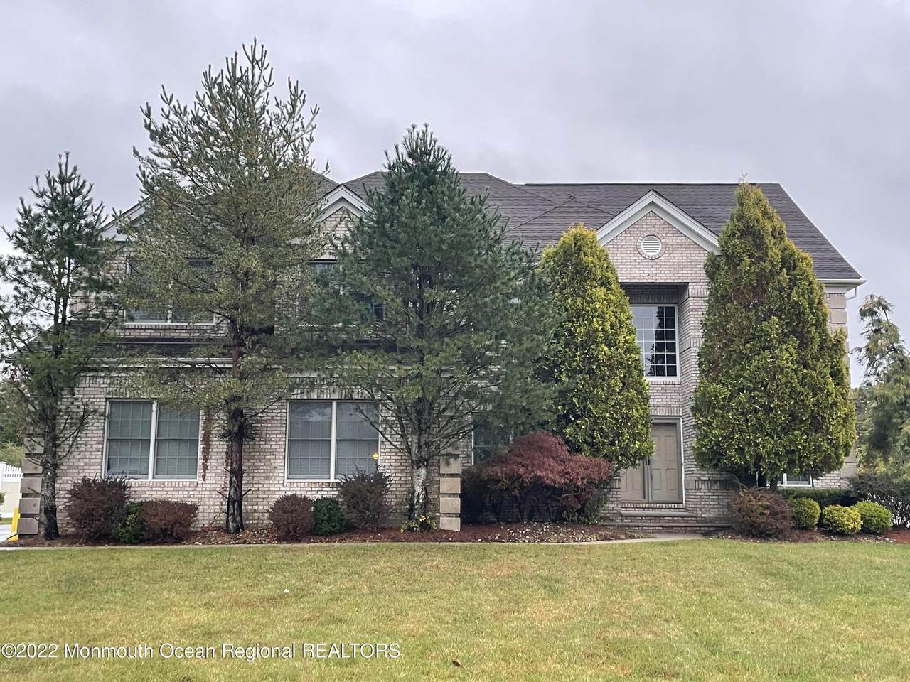 5 Whispering Grove Boulevard - Photo 1