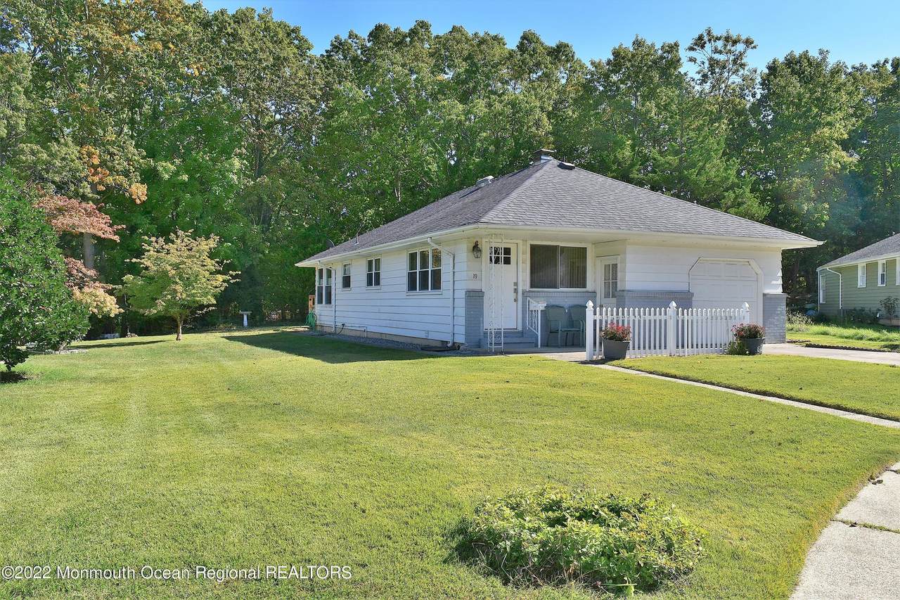 19 Mount Kisco Drive - Photo 1