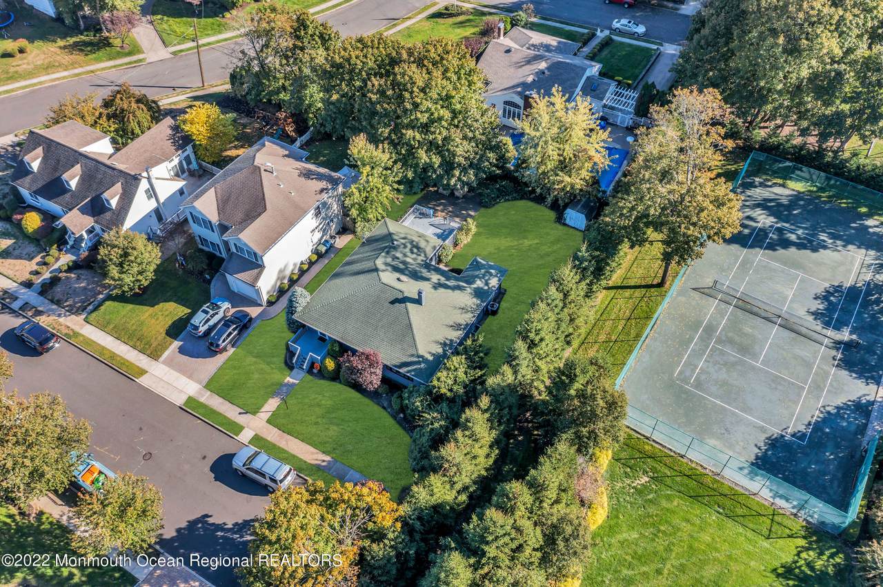 260 Dixon Avenue - Photo 1