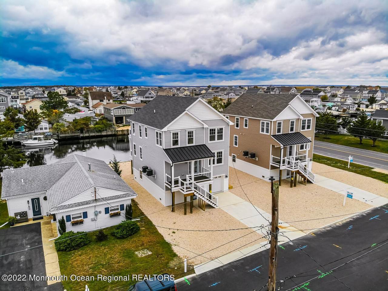 104 Delaware Drive - Photo 1