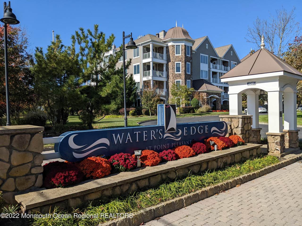 2201 River Road - Photo 1