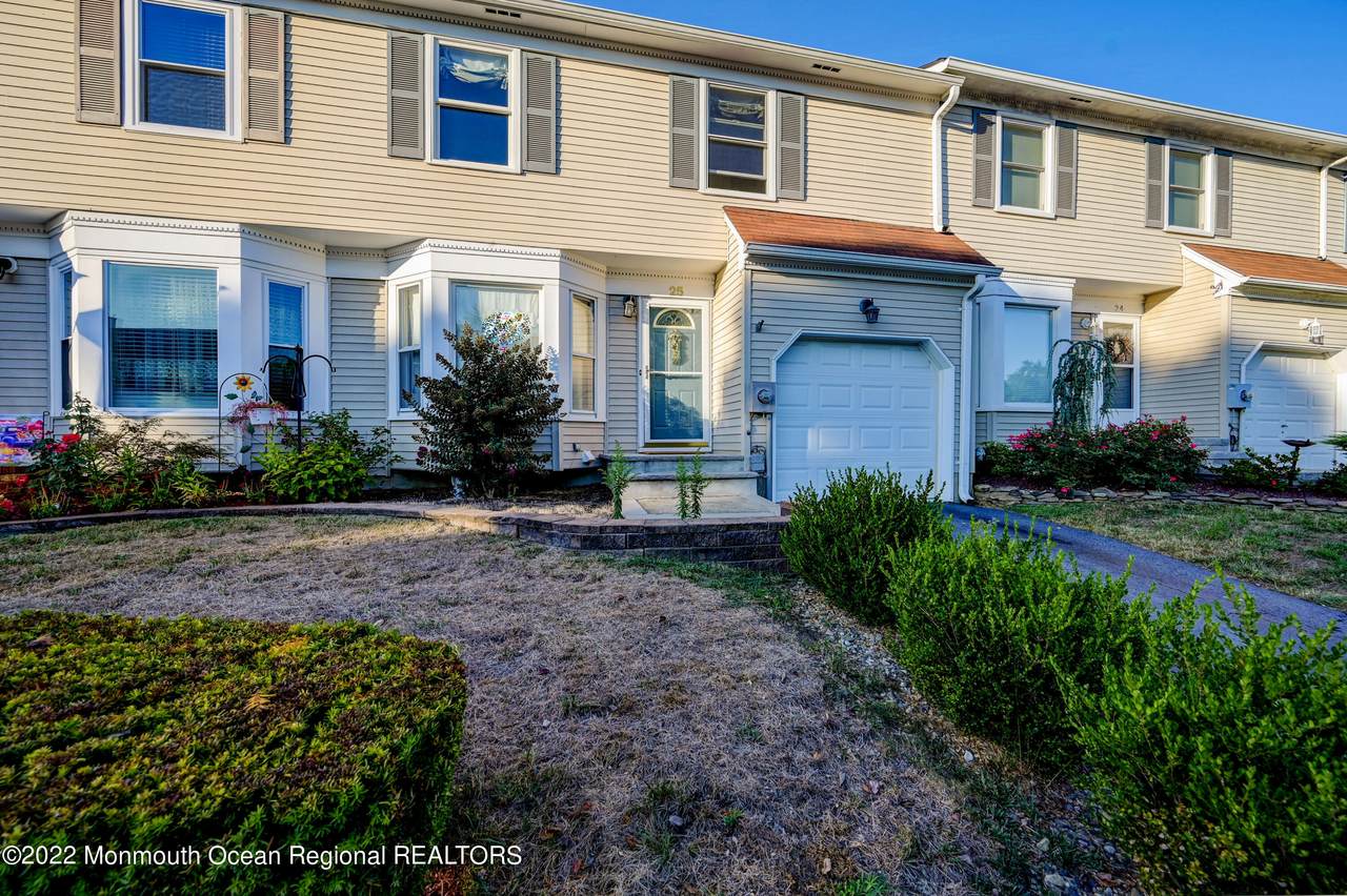 25 Carriage Lane - Photo 1