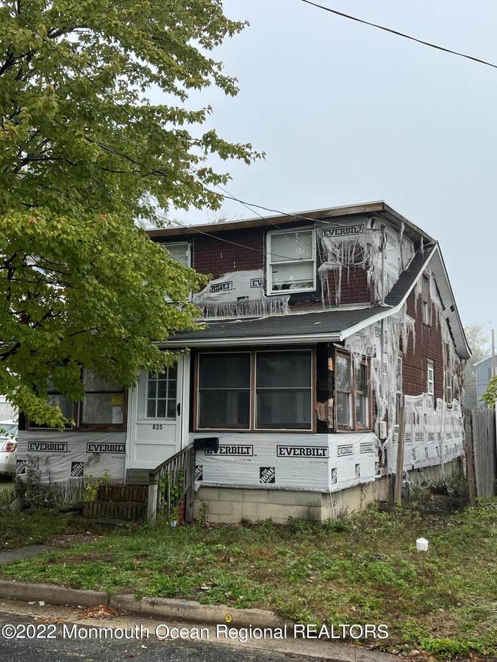 825 5th Street - Photo 1