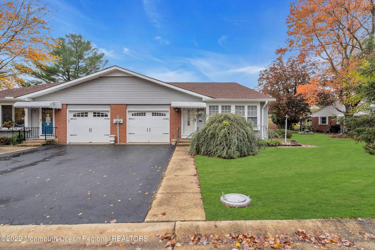 113 Constitution Boulevard - Photo 1
