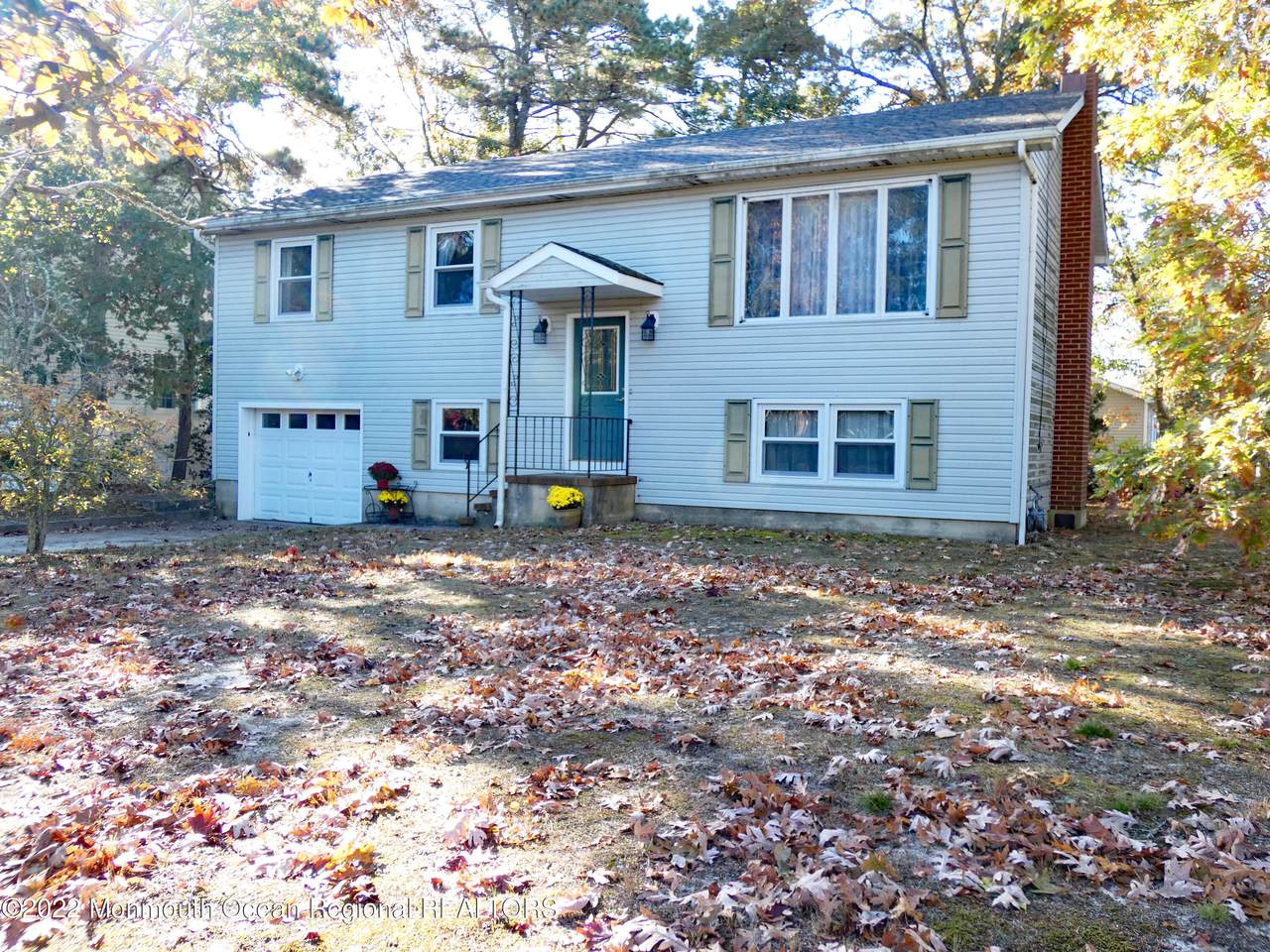 1089 Clearwater Avenue - Photo 1