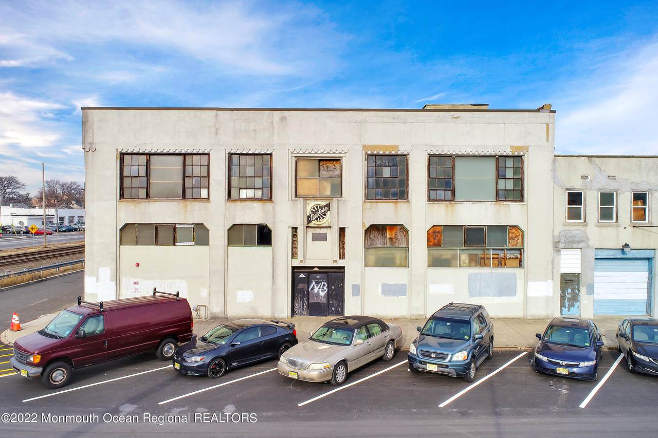 807 Summerfield Avenue - Photo 1