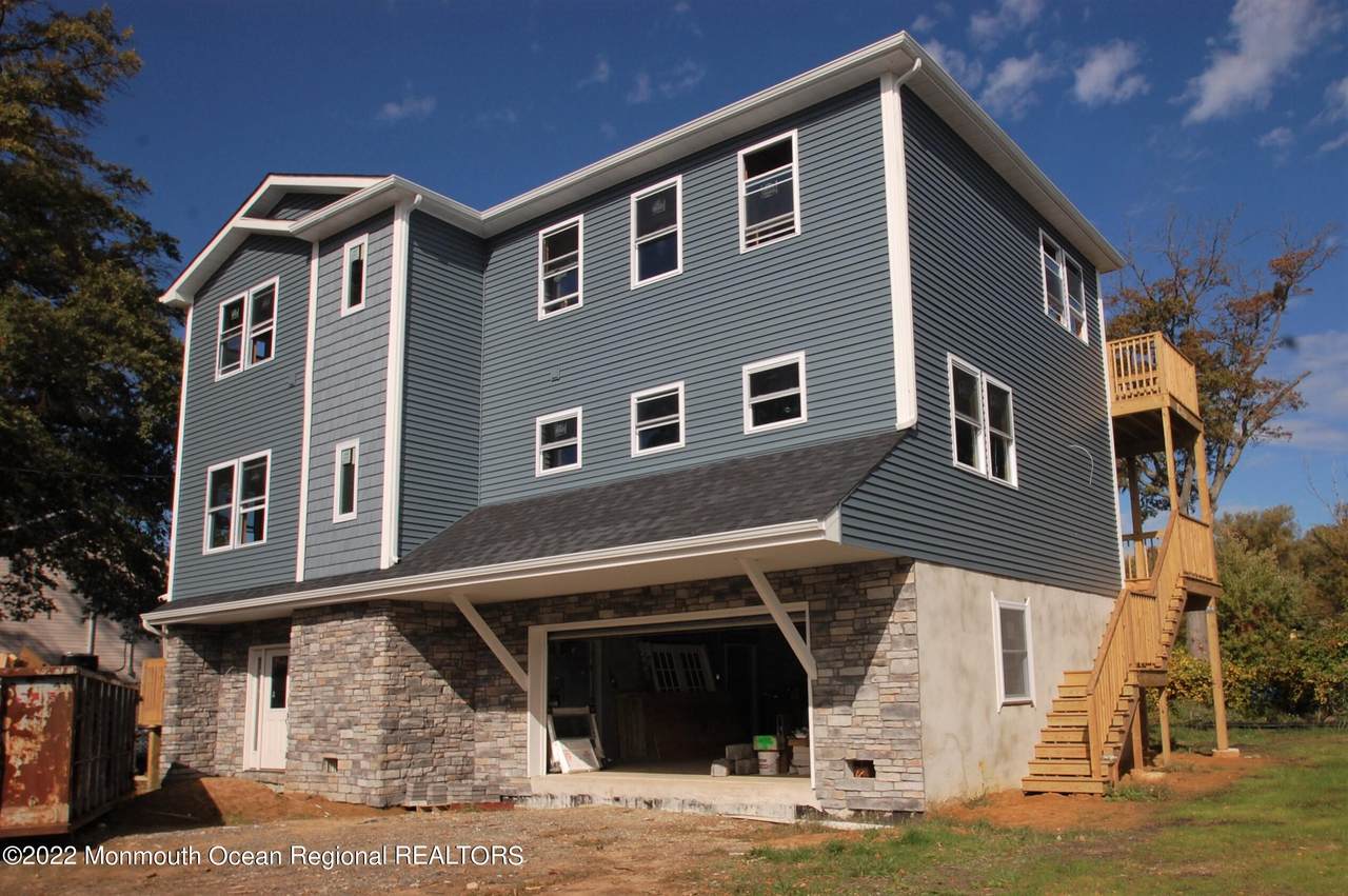 717 8th Street - Photo 1