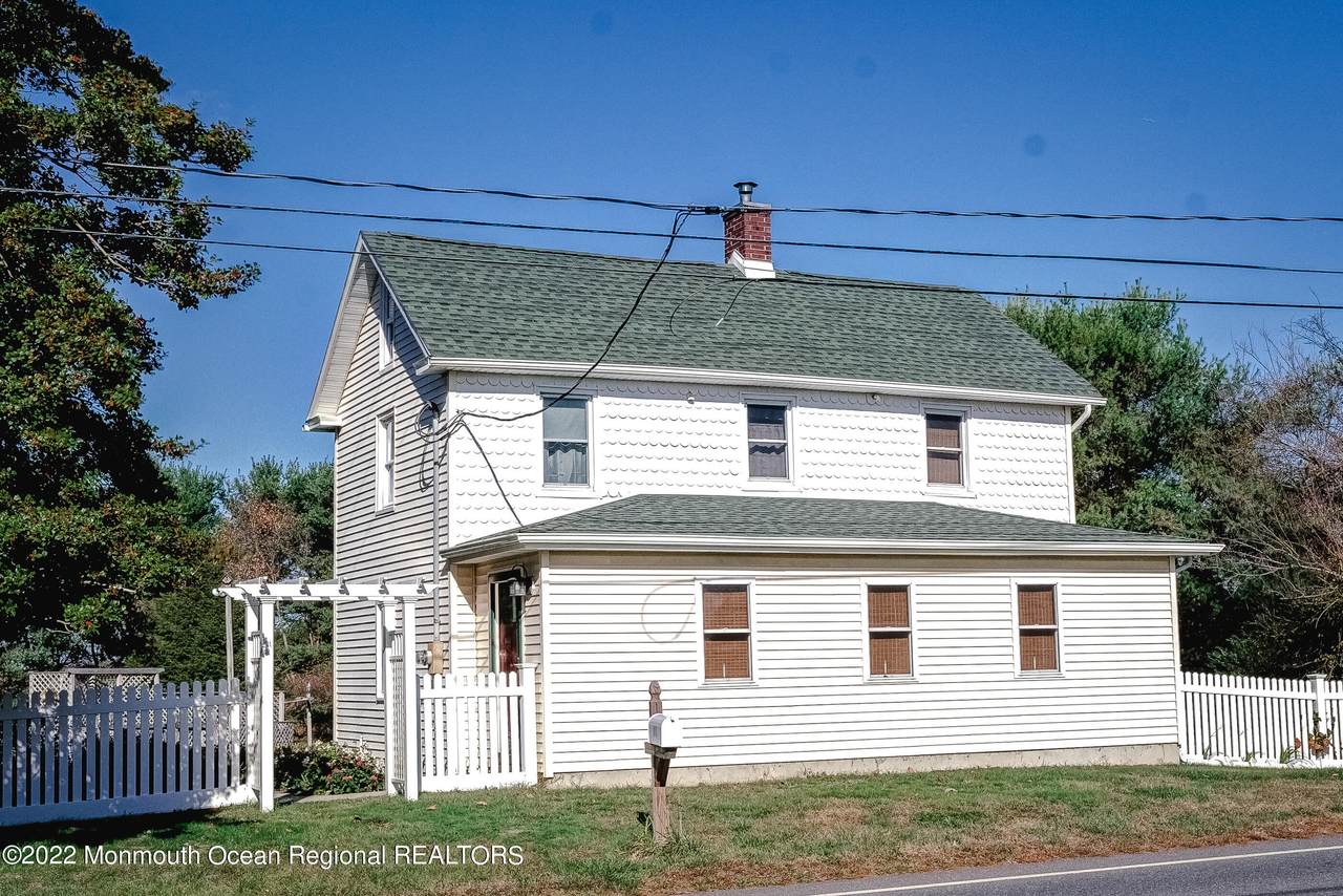 884 Monmouth Road - Photo 1