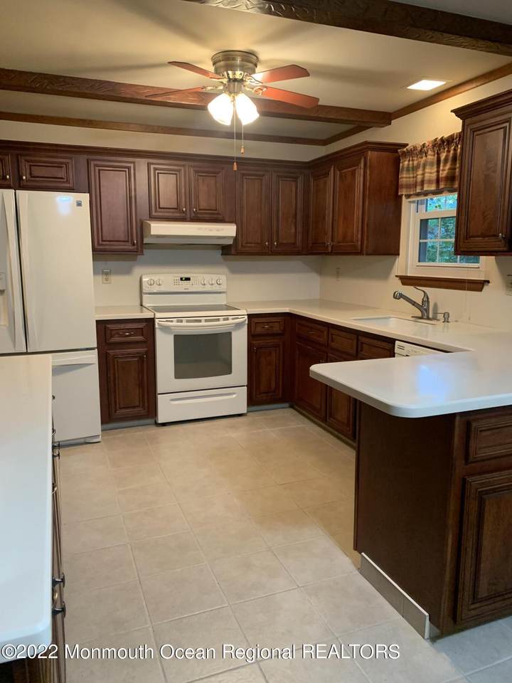 573 Davids Court - Photo 1