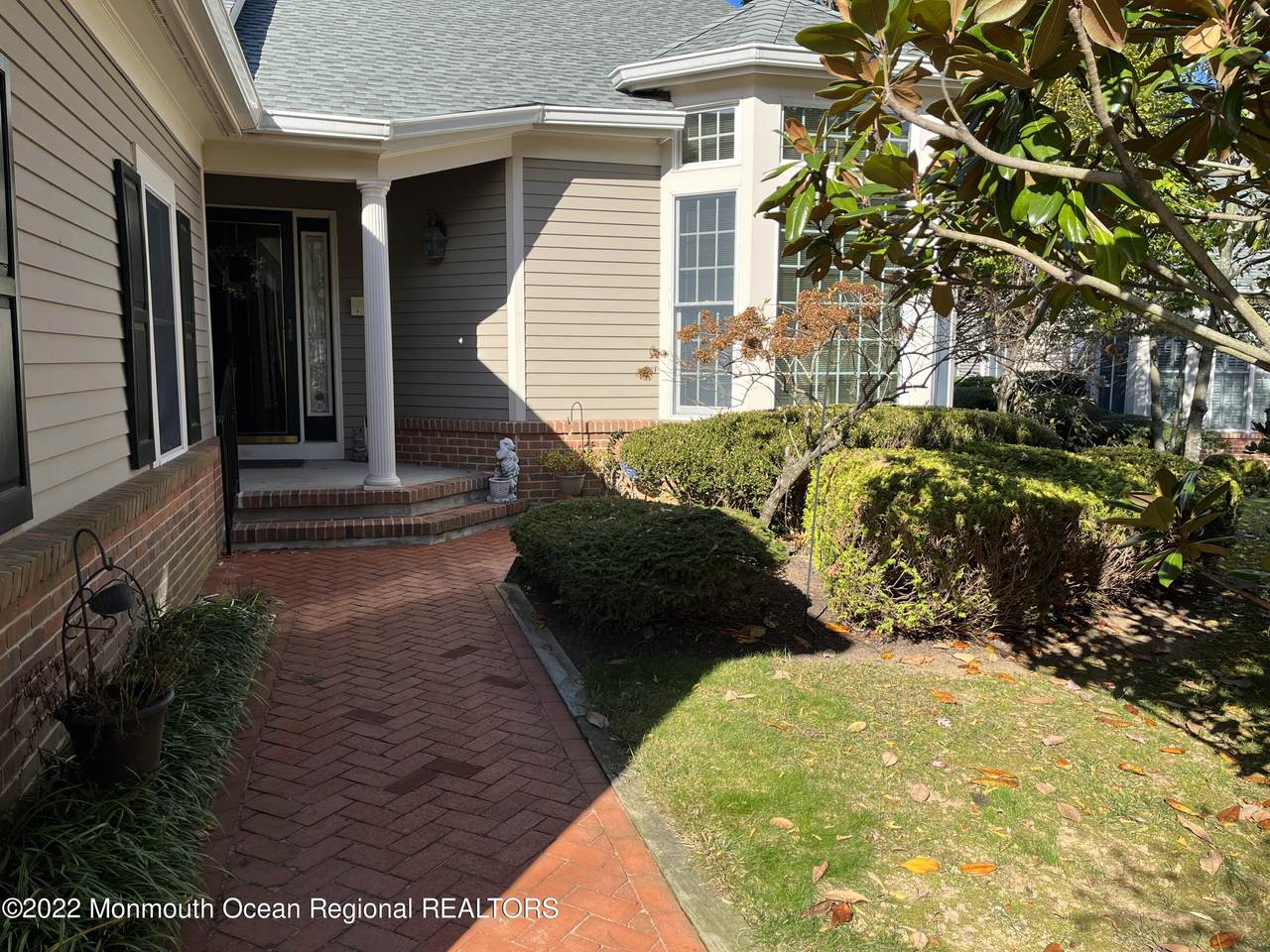 198 Heritage Court - Photo 1