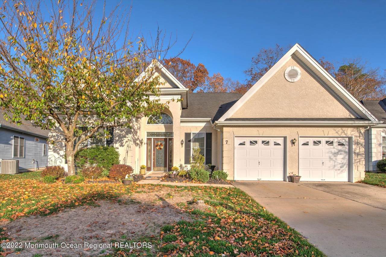 7 Exeter Drive - Photo 1