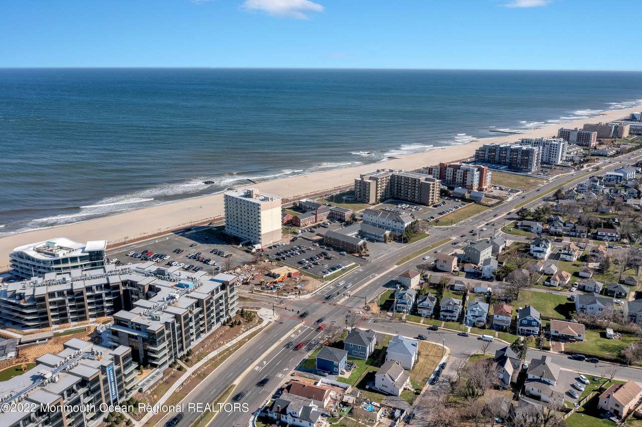 165 Avenel Boulevard - Photo 1