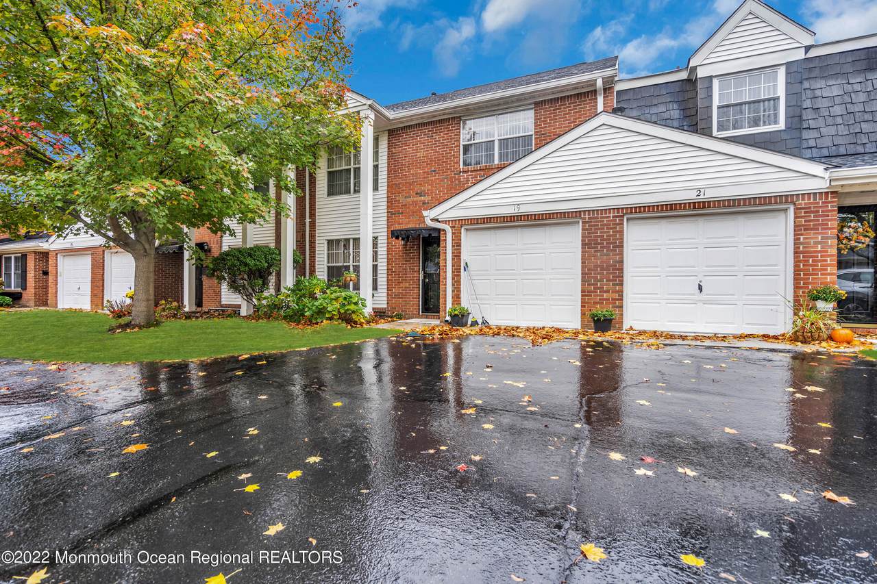 19 Magnolia Drive - Photo 1
