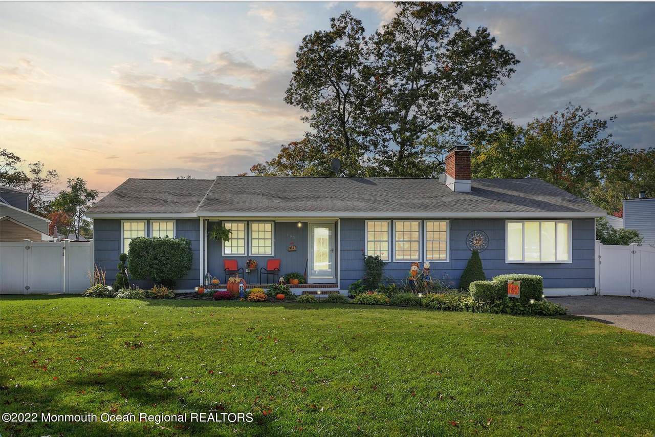 600 Leeward Avenue - Photo 1