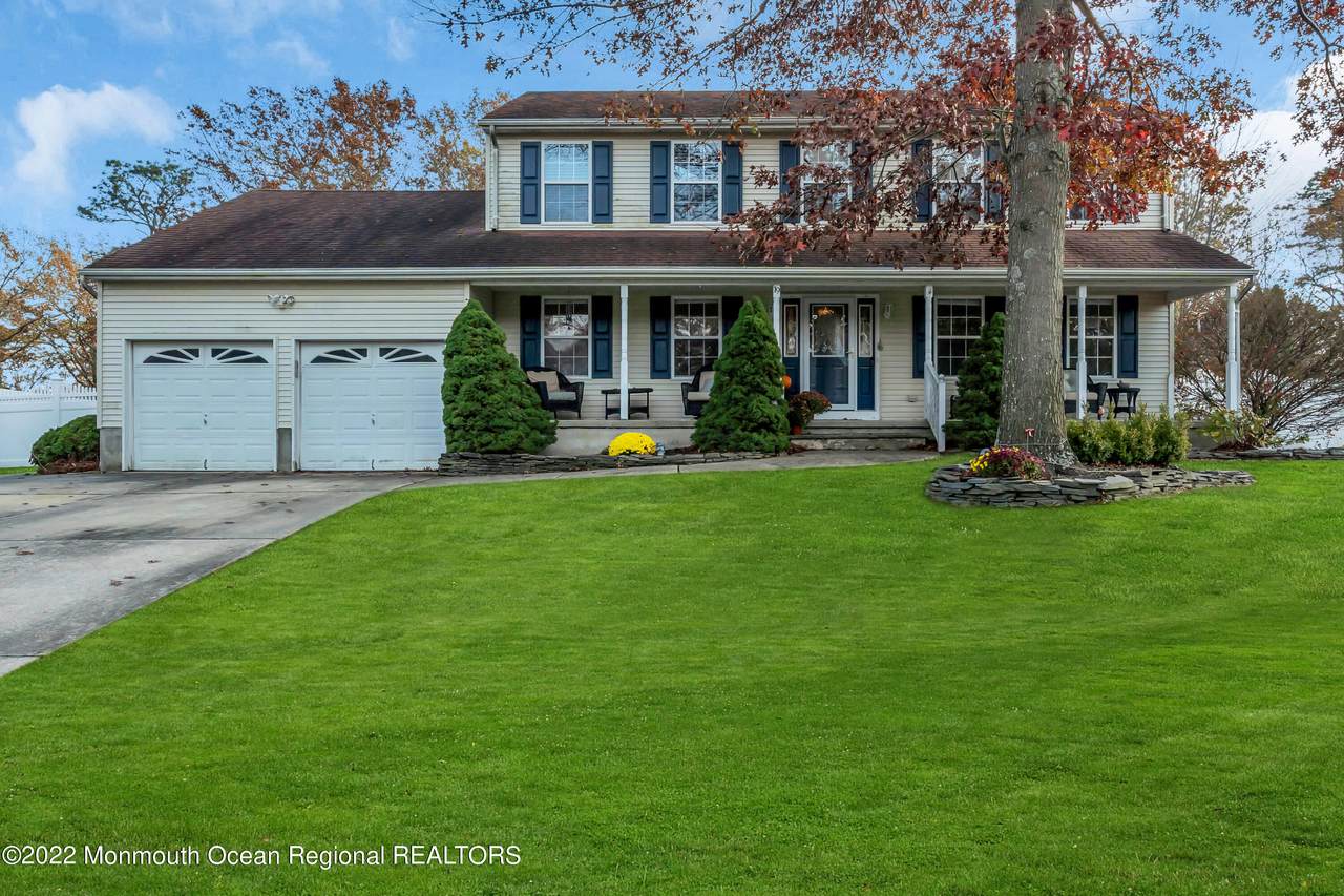 19 Ridgemont Drive - Photo 1