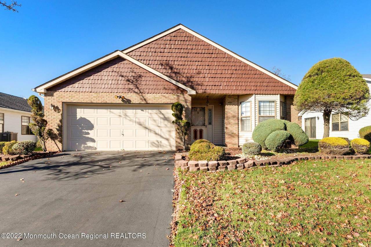8 Peasley Drive - Photo 1