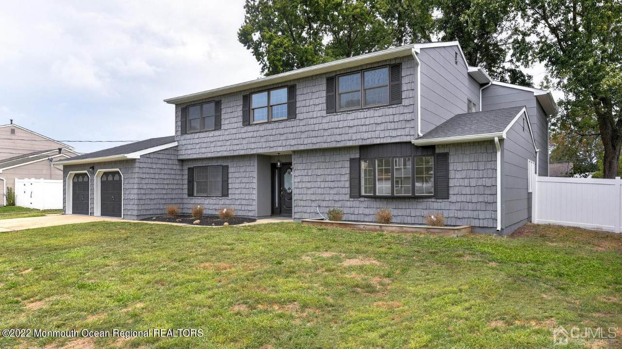 25 Manor Boulevard - Photo 1